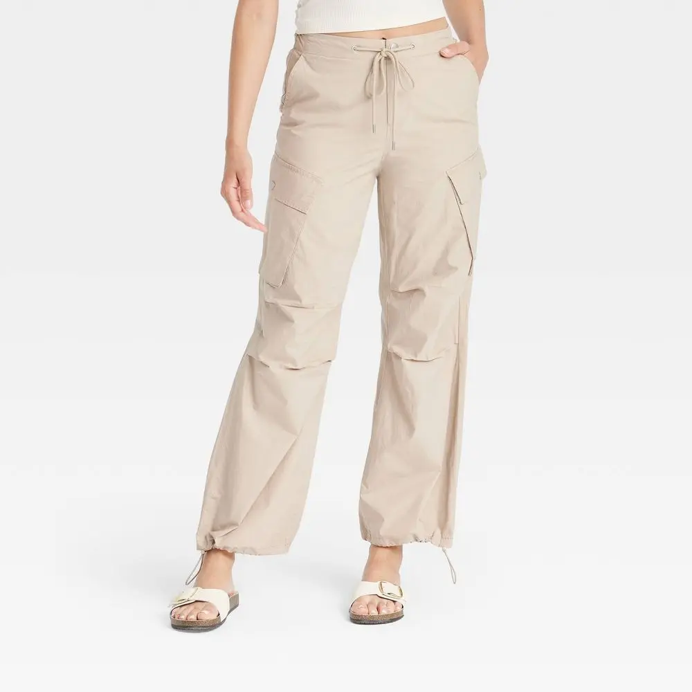 Universal Thread Women's Mid-Rise Straight Cargo Pants, Bottom, Basic