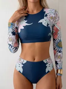Women's 2-Piece Swimwear Set, Long Sleeve Top with Inner Bra, Stylish Shorts for Beach Relaxation, Rash Guard Swimsuits, Rashguards