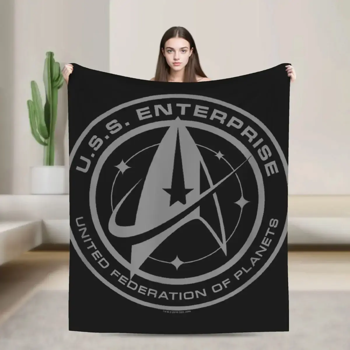 Star Trek Discovery Enterprise Crest Blanket, Space Fleet Emblem Flannel Throw for Sci Fi Display Rooms, Office Chair, Couch Nights, Dorm Bed, Galaxy Poster Decor, Collector Gift for Starship Adventure Fans and Space Rooms