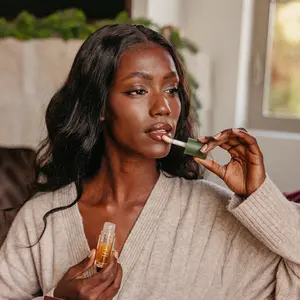 Lip Oil // Non-sticky Lip Gloss