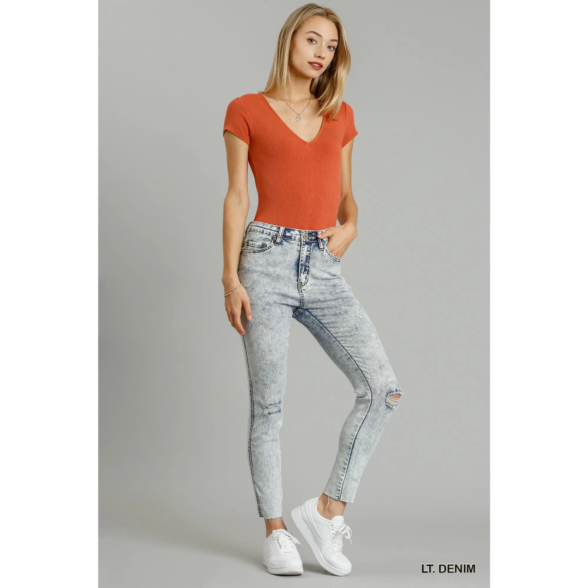 Umgee 5-Pockets Distressed Detail Stretch Denim Skinny Jeans with Unfinished Hem
