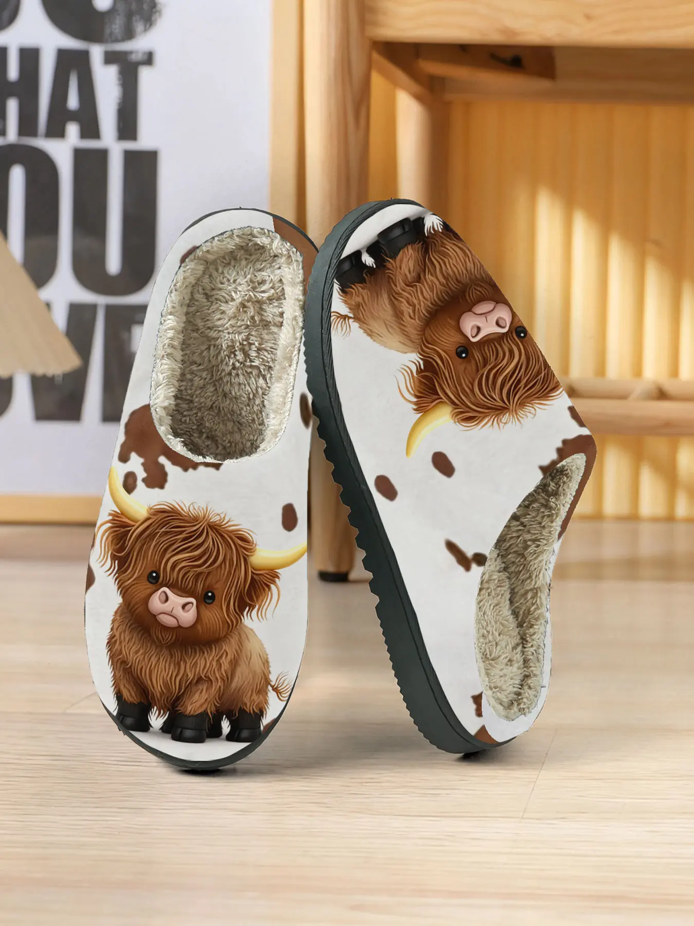 Cute Highland Cow Print Slippers, Unisex Couple Matching, Soft Skin-Friendly, Casual Home Wear, House Slippers, Affordable Casual Fashion Slippers, All-Season Comfortable Shoes, Warm Slippers