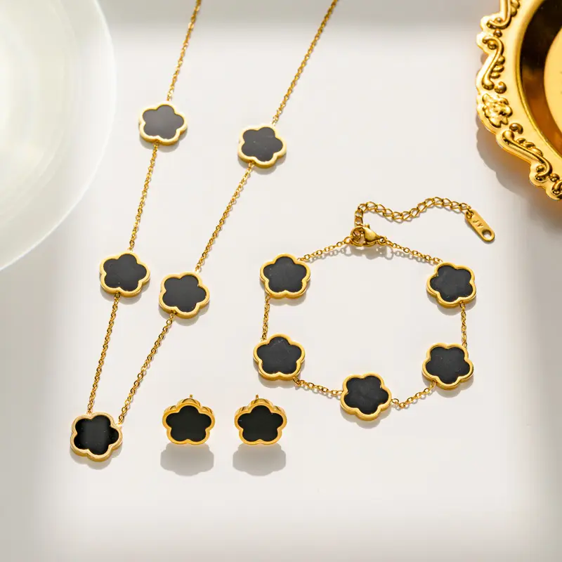 Clover Jewelry Set 18K Gold Plated Stainless Steel Necklace with Flower Design Four leaf clover for Women, Elegant Four Leaf Clover Necklace Floral Style Jewelry,everyday bracelet