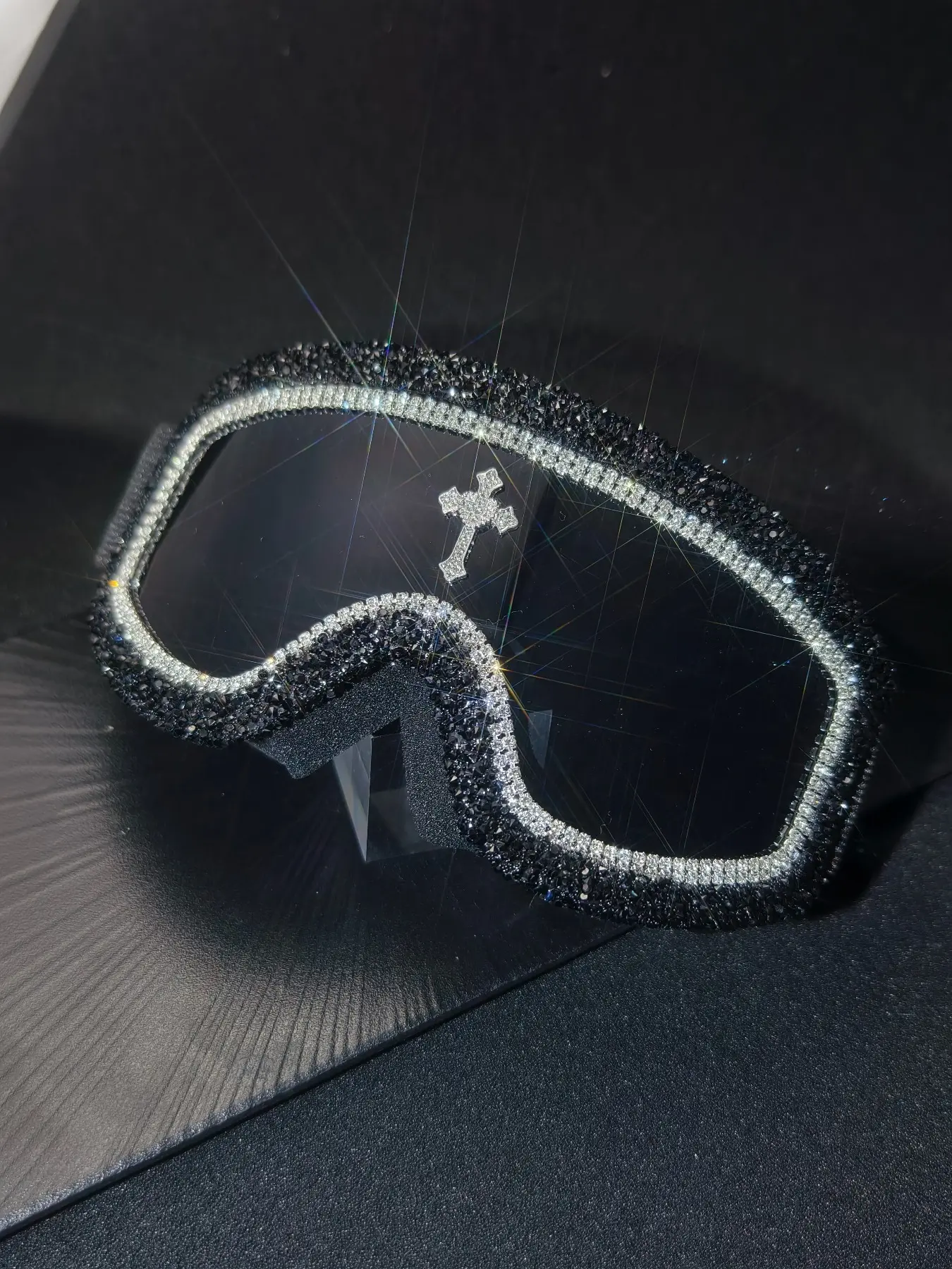 Unisex Rhinestone Cross Pattern Sunglasses, PC Frame UV Protection, Fashionable Sporty Street Style, All-Season Accessory