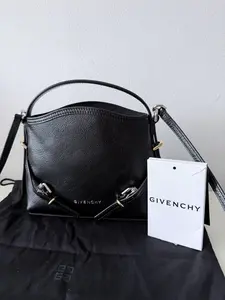 Pre-owned Leather Shoulder Bags Givenchy Black Nano Voyou Bag