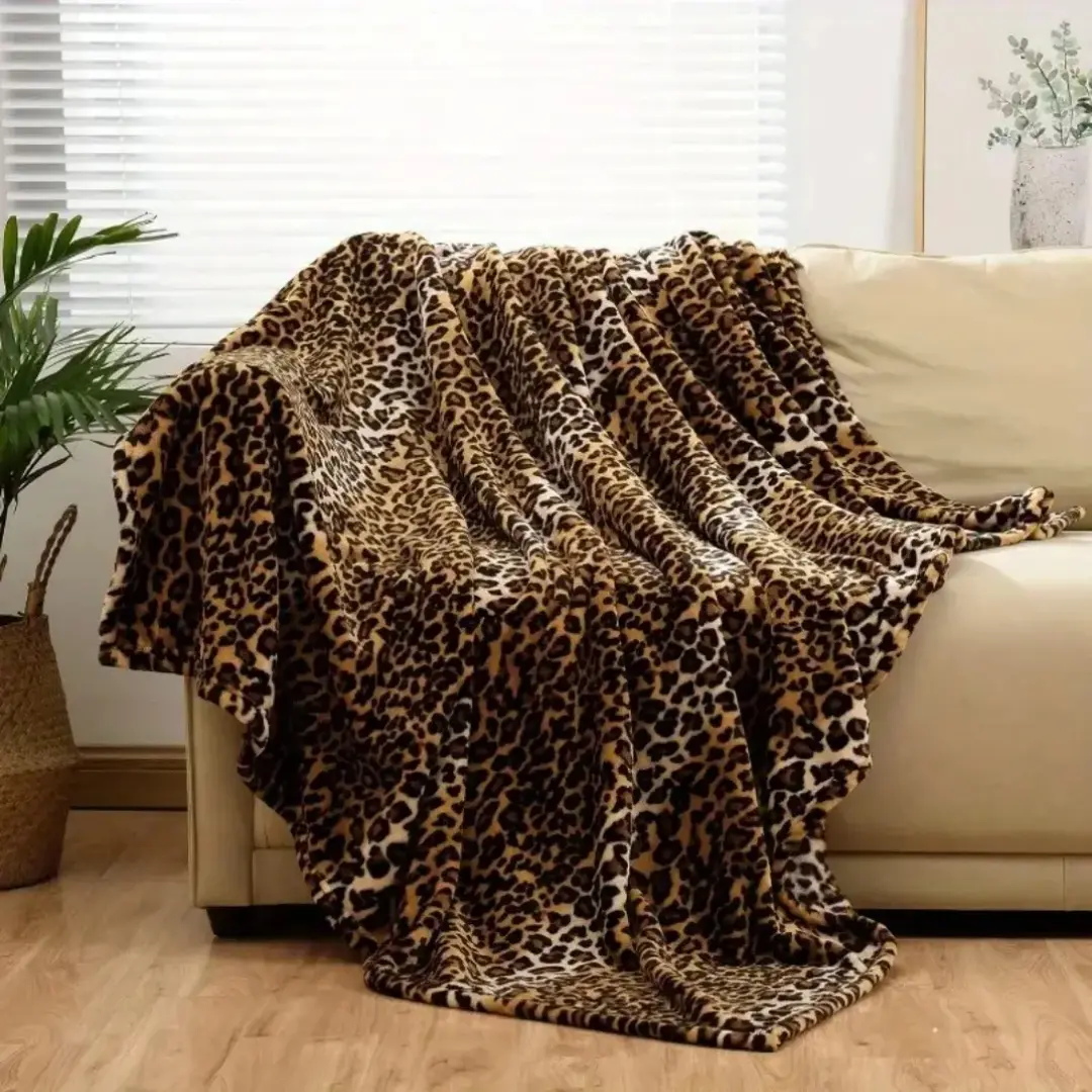 Cozy Leopard Print Fleece Flannel Throw Blanket - Super Soft Lightweight Double-Sided Cheetah Design, Warm Anti-Pilling All-Season Throw Blankets for Adults, Ideal for Bed, Sofa, Travel, Cheetah Throw Blanket