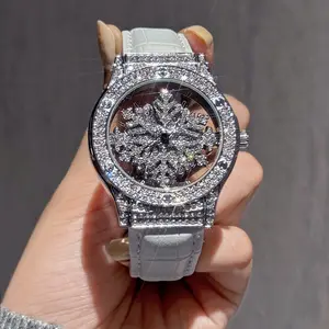1 Piece Fashion Transparent Back Women's Inlaid Diamond Watch, Rotatable Starry Sky Dial, Snowflake Pattern Design, Stainless Steel Case, White Leather Strap, Quartz Watch Perfect for Women's Date Gifts and Daily Wear