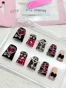 .DP.6819.Red and black color combination for the "hot girl" nails.