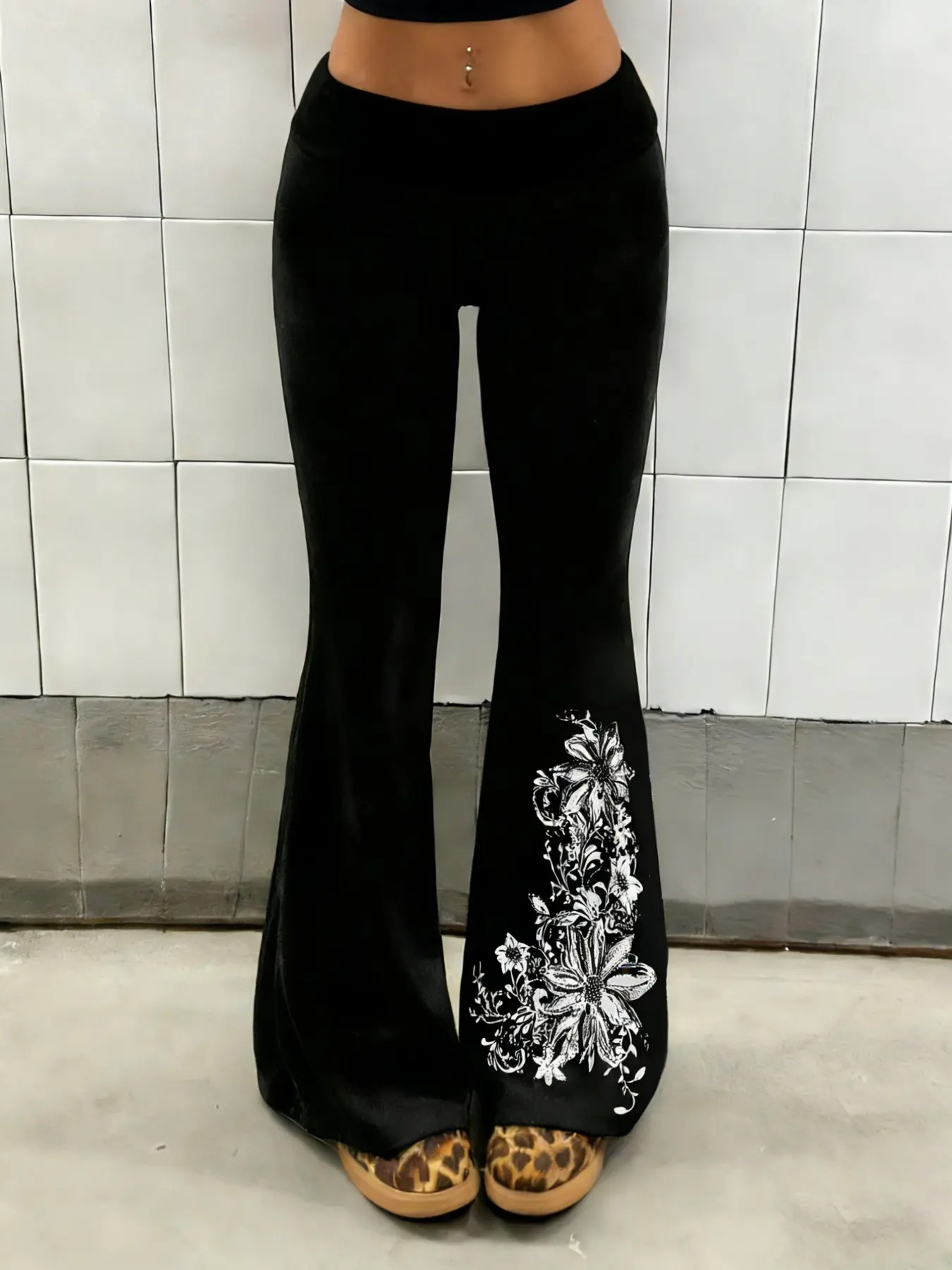 Women's leggings, flared pants, Bell Bottoms, Casual Comfy Pants, Casual Fashion Pants with floral gothic patterns, comfortable to wear, suitable for all seasons, women's everyday bottoms, Casual Style Bottoms