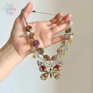 Vintage Multicolor Butterfly Beaded Necklace for Women, Maillard Style Crystal Choker, Retro Layered Rose Beaded Collar with Rhinestone Butterfly Pendant
