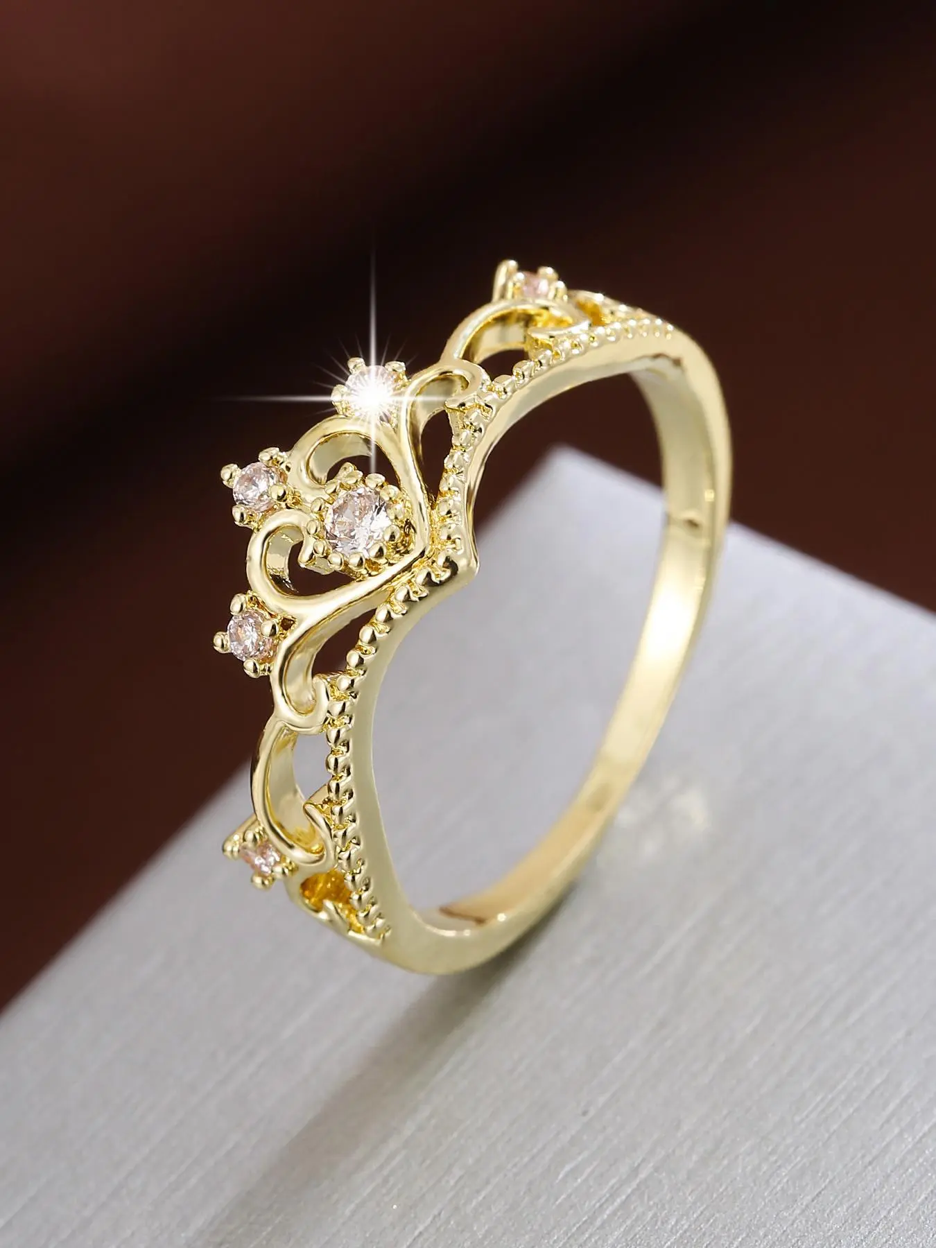 Women's Elegant Crown Design Ring with Artificial Zircon, Exquisite Trendy Hollow-Out Ring, Fashionable Jewelry for Women, Rhinestone Beautiful Rings Ideal as Gift