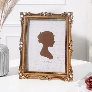 Vintage Resin Photo Frame with Vine Design, Sturdy Frame Design, European Elegant Floral Decorative Border, Hand-Painted Home Decoration, Perfect for Photography Props