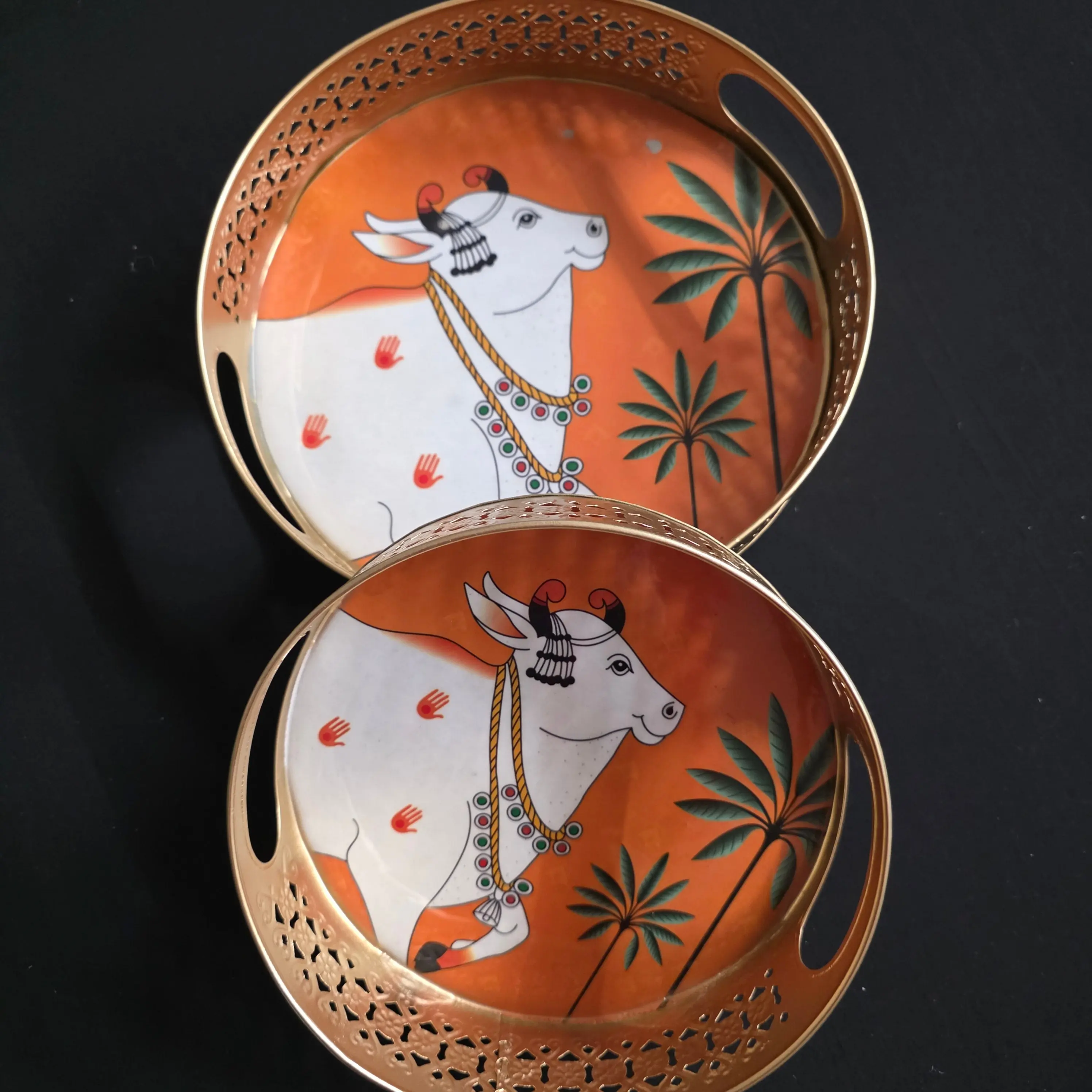 2-Piece Kitchenware Cow Motif & Pichwai Serving Tray Set - 10 in, 8 in Animals Collectibles with Bright Hues, Cultural Flair, Tableware Accessory for Hosting, Entertaining, Art Style Display