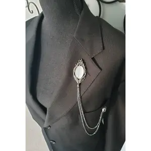 Elegant Cat Eye Feather Crystal Lapel Pin