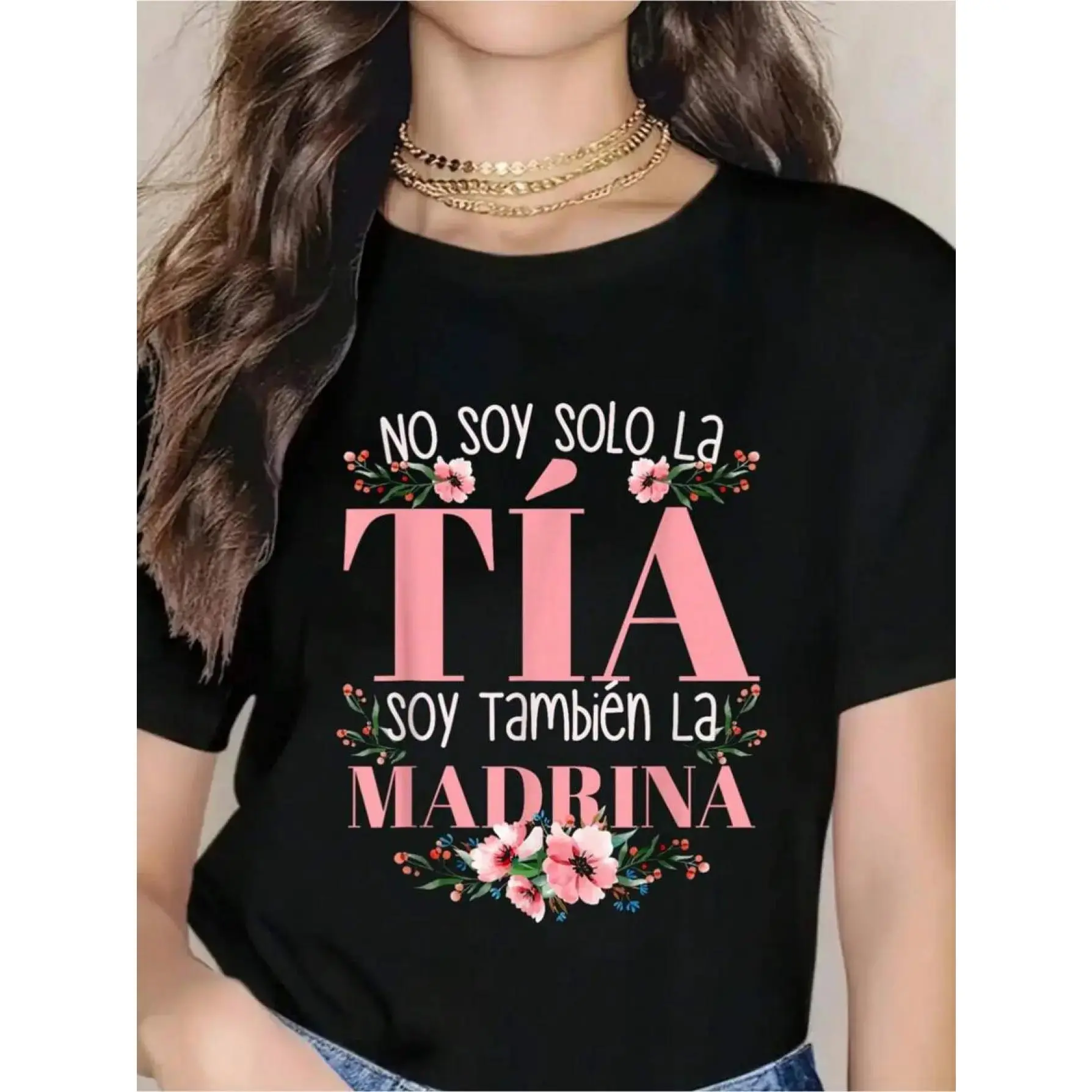 Spanish Phrase T-Shirt "No Soy Solo La Tía Soy La Madrina" - Bold Spanish Text Print, Lightweight Breathable Short Sleeve Round Neck Tee Suitable for Spring Summer Fall, Casual Casual Attire & Athleisure Outfits 099
