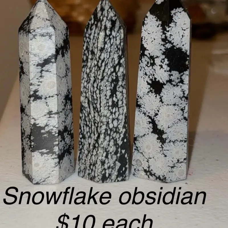 Natural Crystal Snowflake Obsidian Decor, 3-in Tall Statement Item for Home, Room, House Decor to Boost Creativity