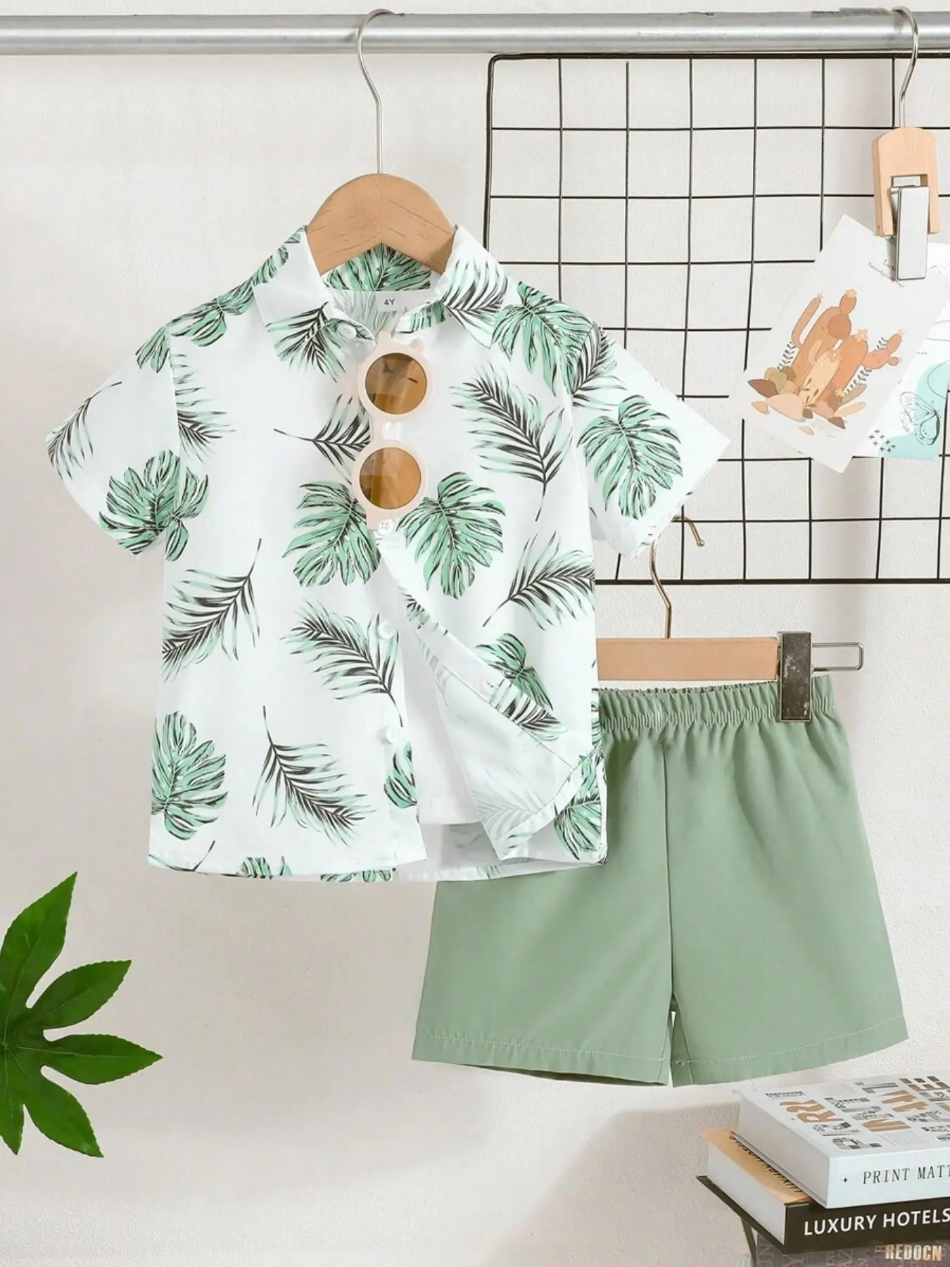 Boys' Summer Leaf Print Shirt + Shorts Matching Outfits Set, Casual School Style, Slim-Fit Short Sleeve, Beach Vacation Wear, 2-Piece Set, Summer Clothing Set, Outfit Sets