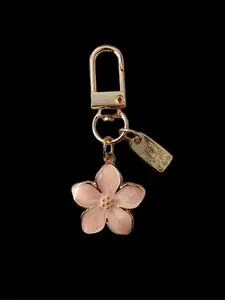 New Upgraded Metal Sakura Keychain, Lightweight Elegant Design, Tag Accessories, Suitable for Bags Car Keys Couples Holiday Gifts, Stylish Keychain, Fashionable Alloy Keychain