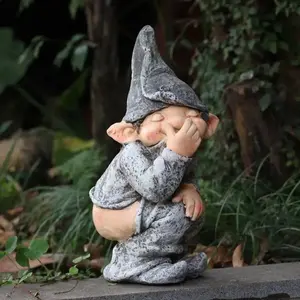 Garden Gnome Decorative Figurine, Garden Sculptures Statues, Cute Resin Garden Statue for Outdoor Decor, Creative Lawn Ornament for Home and Garden