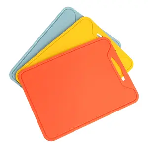Silicone Cutting Board, 2 Counts Foldable & Flexible Design Cutting Board with Juice Grooves, Easy Grip Handle Chopping Board for Kitchen