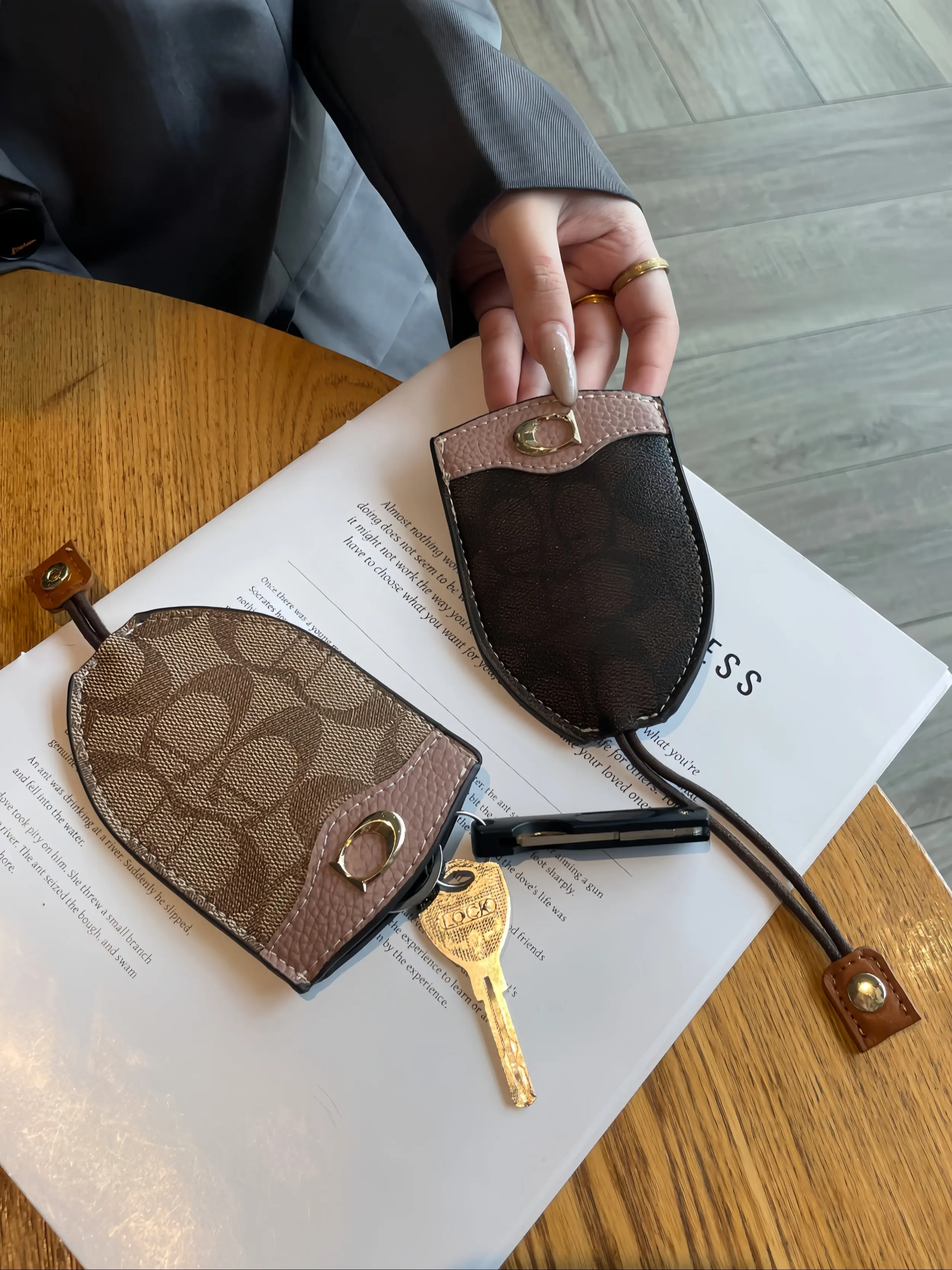 New Women's Multifunctional Key Bag, Fashion Retro Car Key Holder, Remote Control Storage Pouch, Key Chain Clip, Item, Car Key Accessory