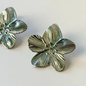 Flora Studs Flora Studs