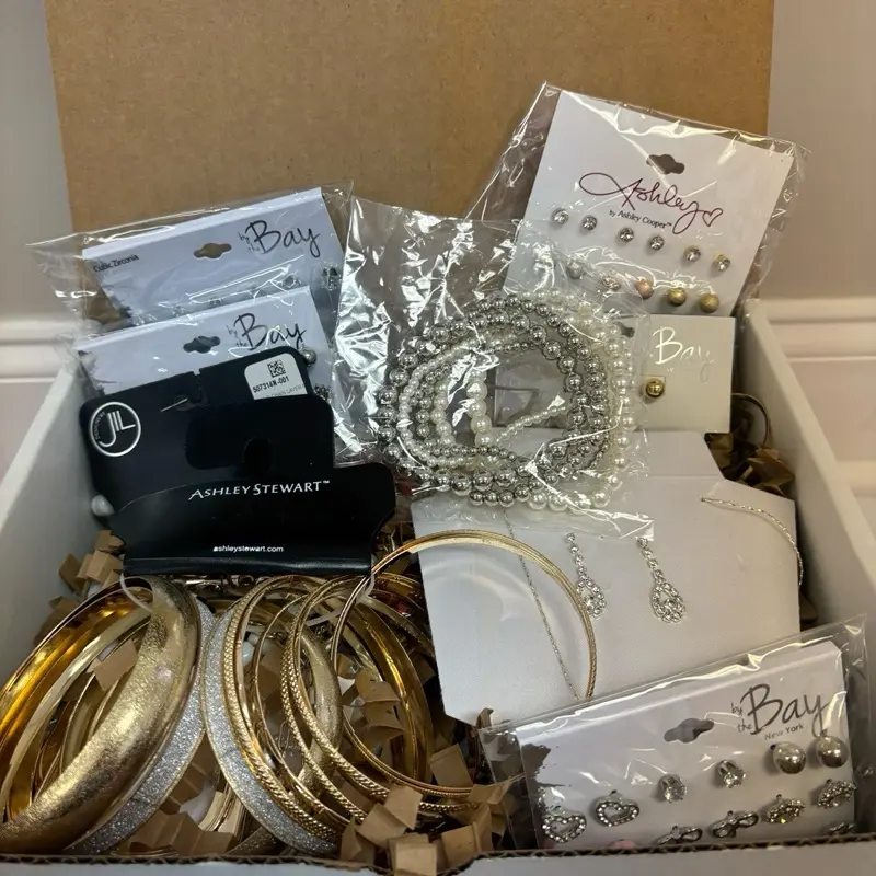 Wholesale/Liquidation Jewelry Lot