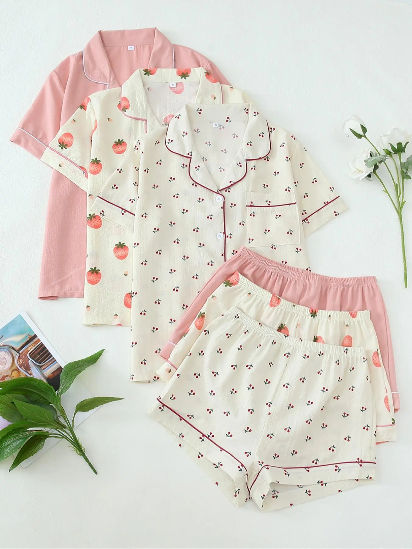 Women's Heart/All Over Fruit Print Contrast Binding Pyjama Set, Short Sleeve Lapel Neck Button Up Top & Elastic Waist Shorts PJ Set, Casual Comfy Loungewear Set for Women, Pajamas