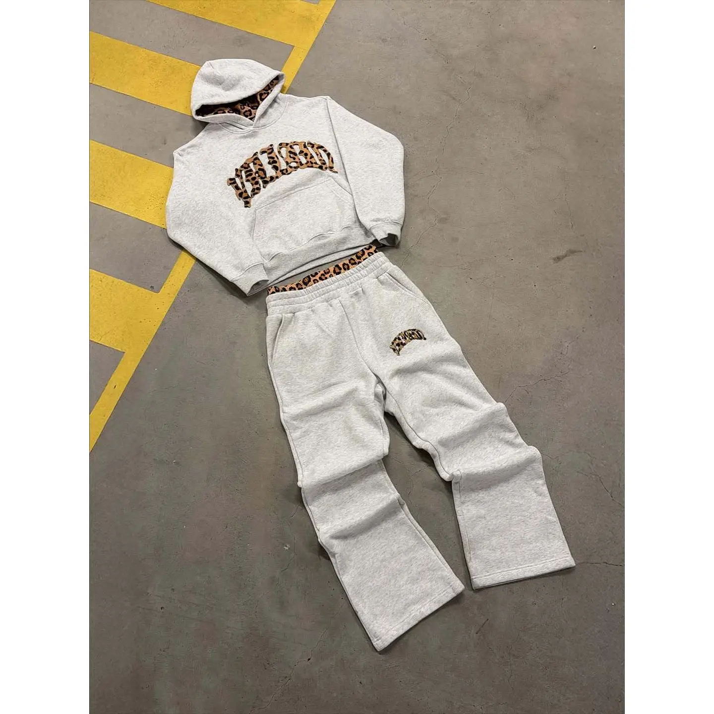 Grey leopard print set