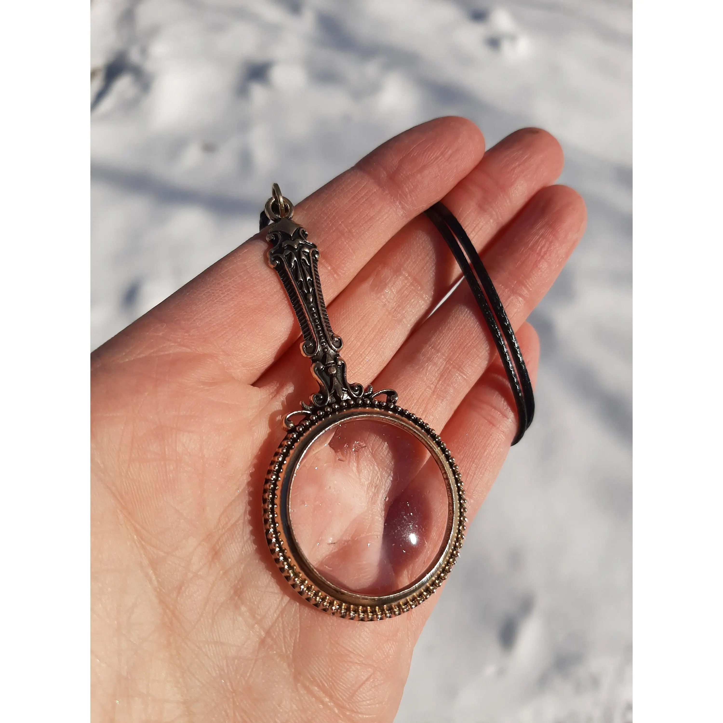 Magnifying Glass Necklace / Unique Necklaces / Pendants / Charm Necklaces / Odd Things / Unique Gifts for Her / Nerdy Things