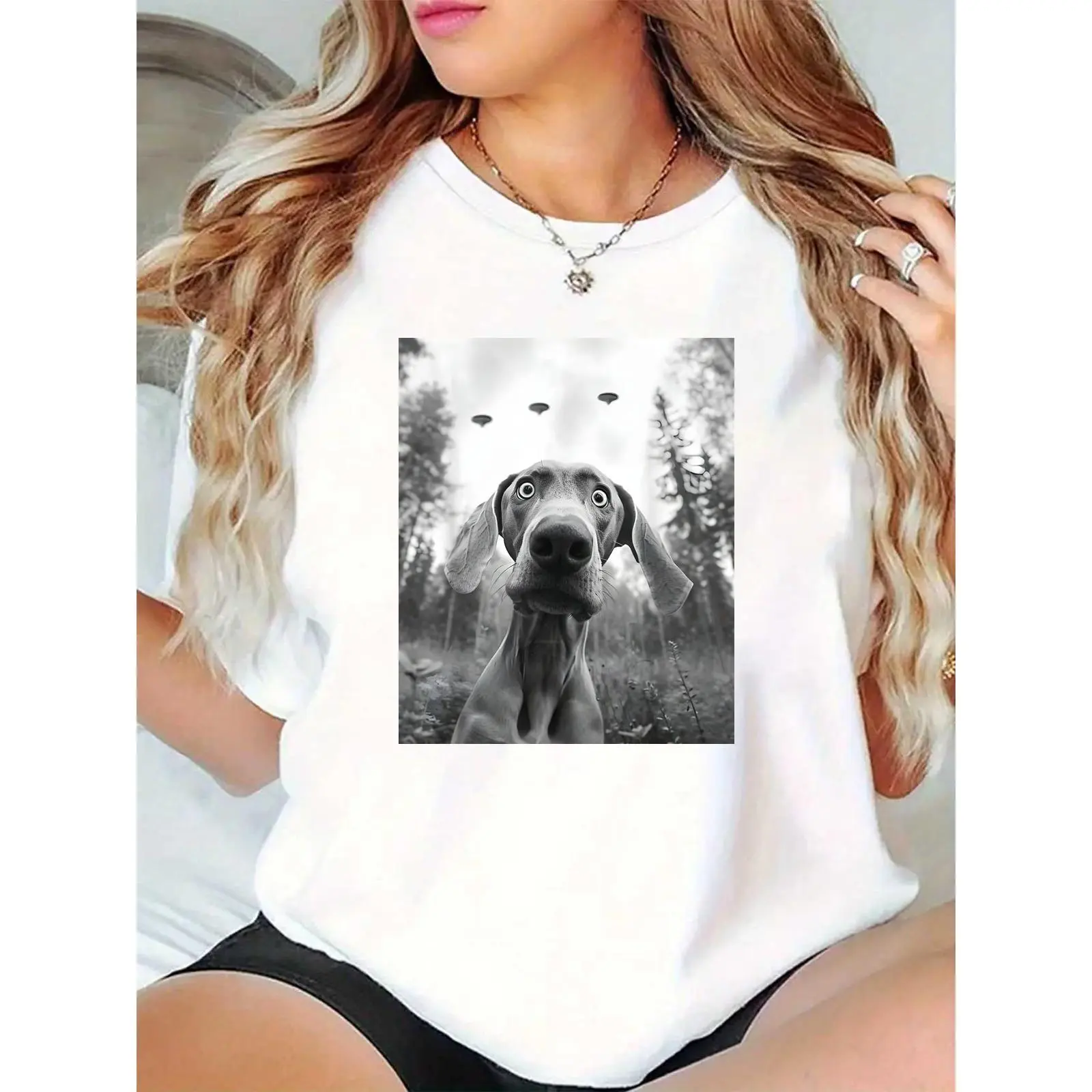 Women's 100% Cotton Short-Sleeve Lightweight Breathable Tshirt - Funny Weimaraner Dog UFO Forest Graphic Tee for Daily Summer Wear (Pet Lovers), Fit, Round Neck, Crew Neck, Pure Cotton