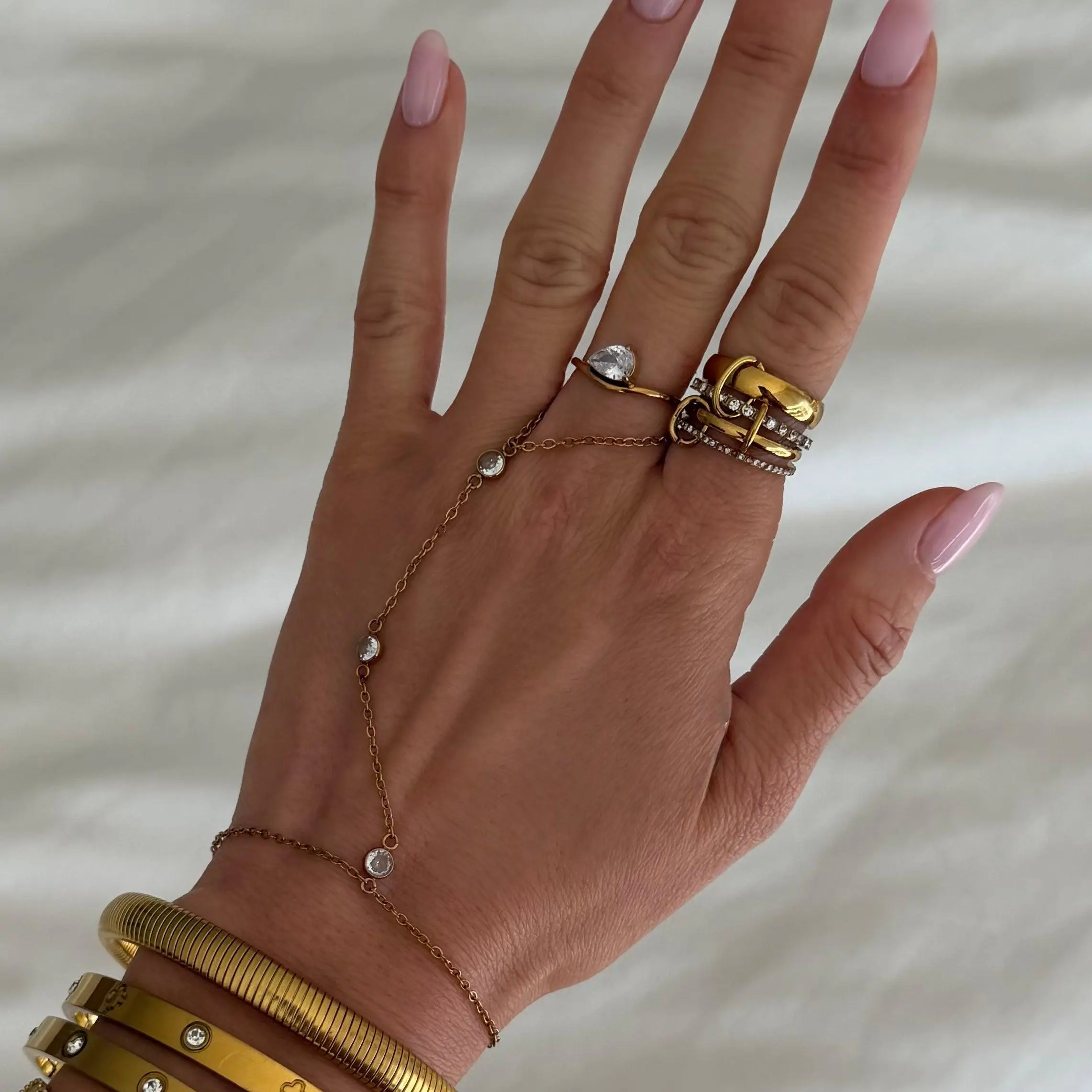 EVRY JEWELS Gold or Silver Plated Women's Hypoallergenic Viral Hand Chains: Anti Tarnish