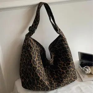 TChic Durable Camouflage Canvas Large Backpack, Leopard Print Crossbody Shoulder Bag, Vintage Unisex Fashion Bag for Commuting, School (Sports & Outdoor Use), Durable Backpack