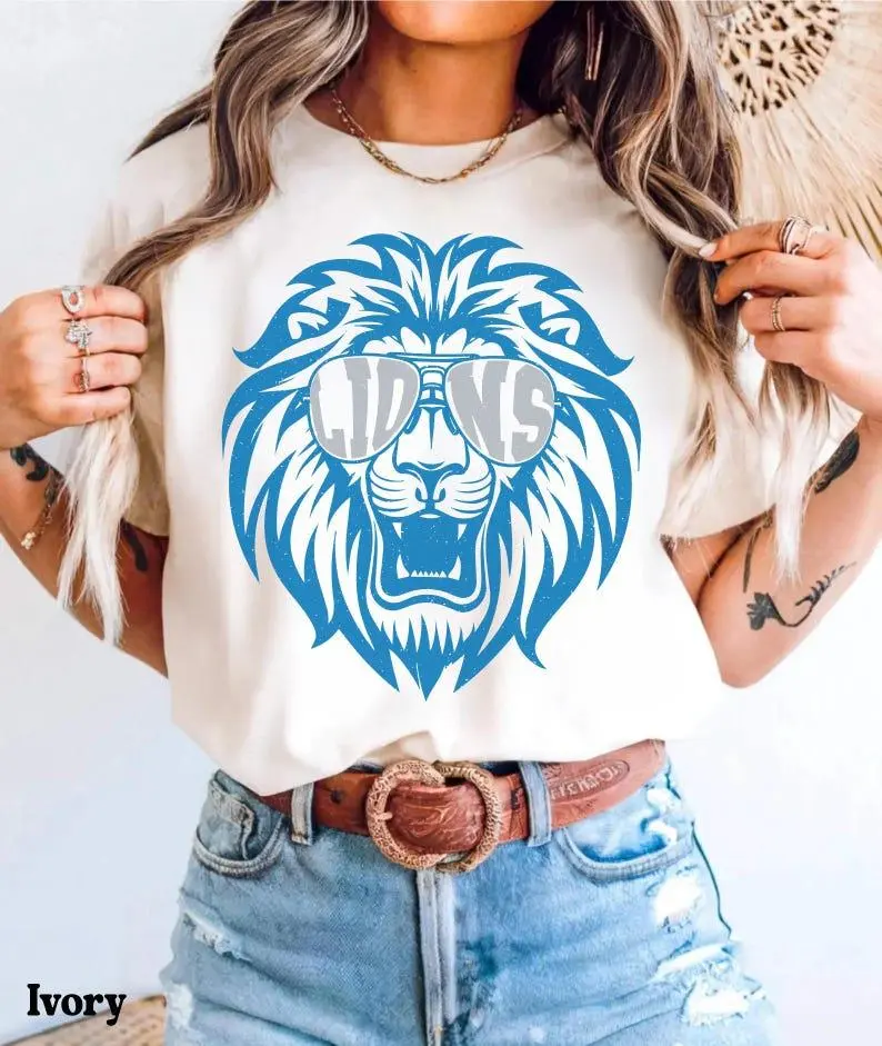Vintage Lions Mascot Game Day Tee - Retro Football Spirit Shirt for Fans & Teachers