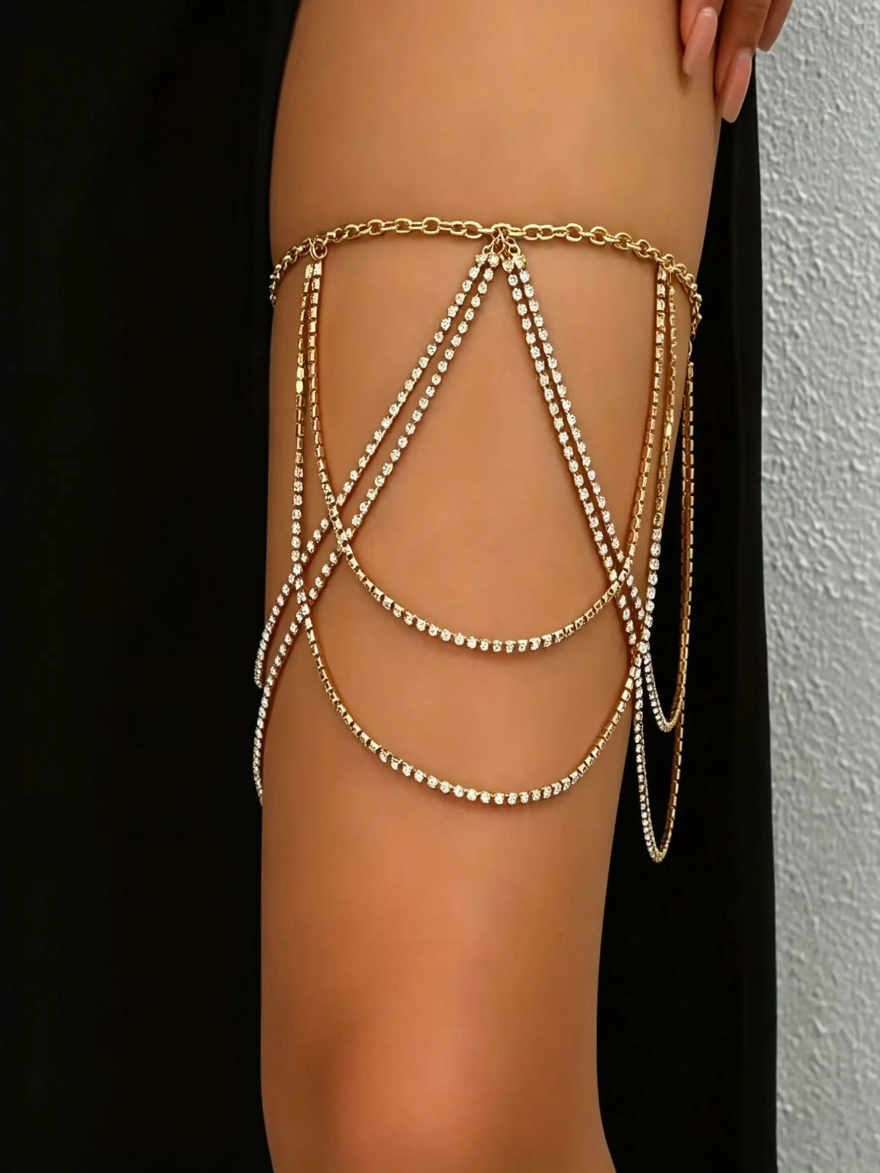 Rhinestone Thigh Chain, Sparkly Layered Leg Chain Garter, Party Vibe Accessory, Glamorous Body Jewelry, Perfect for Events, Bling Chain
