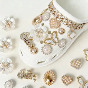 22 Pcs Bling Rhinestone Clog Charms, Crystal Butterfly & Flower Chain Decor, Fashion Party Birthday Gift for Women Daddy Parent Bridal Knee Bedroom Shoe Footwear