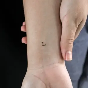 1pc capital letter' l' typewriter style temporary tattoo sticker