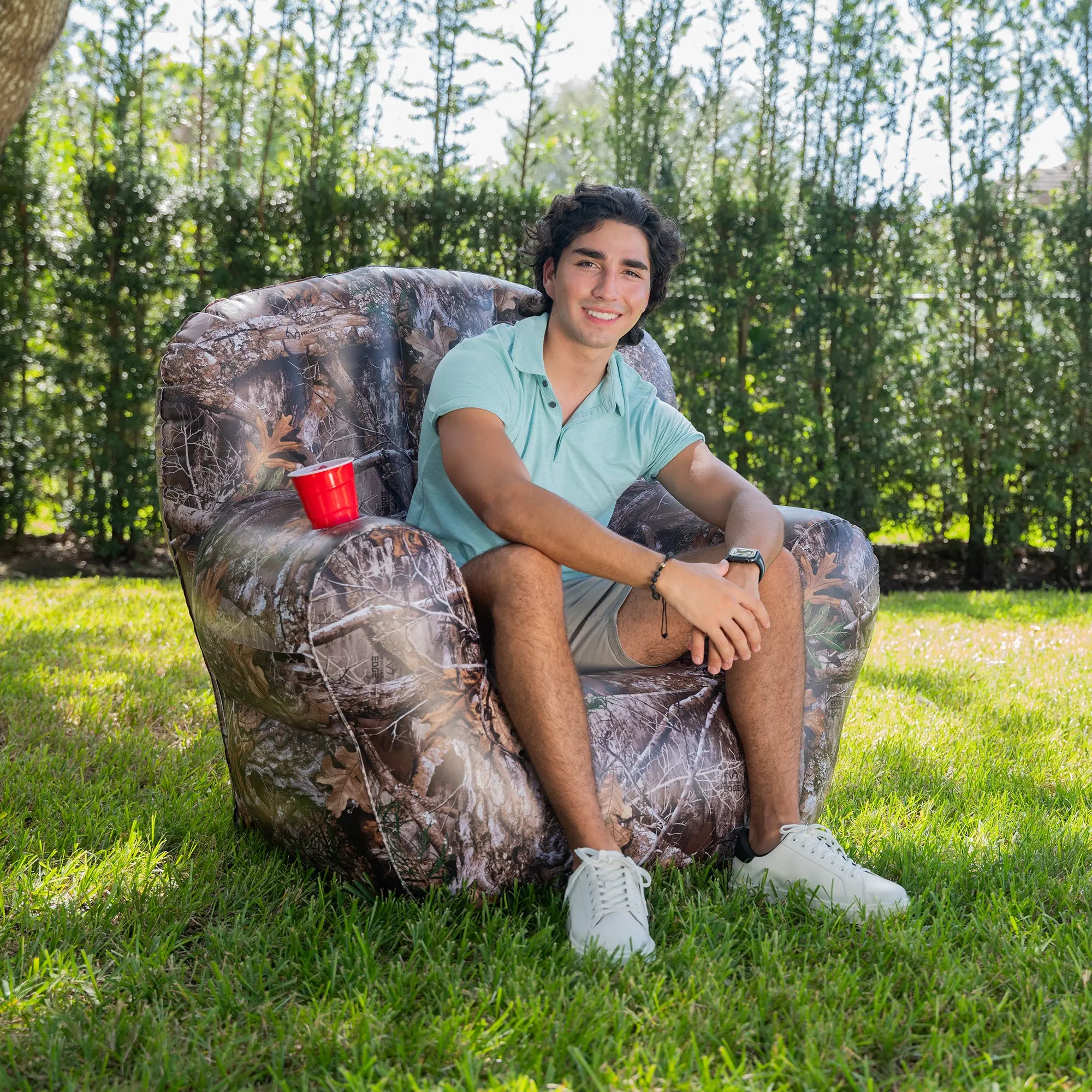 Air Candy Inflatable Armchair - Realtree Edge Camouflage Design, Robust PVC Material, Easy Inflation, Spacious Indoor-Outdoor Furniture for Adults, Game Night, Tailgating, Outdoor Armchair, Easy Inflation Process