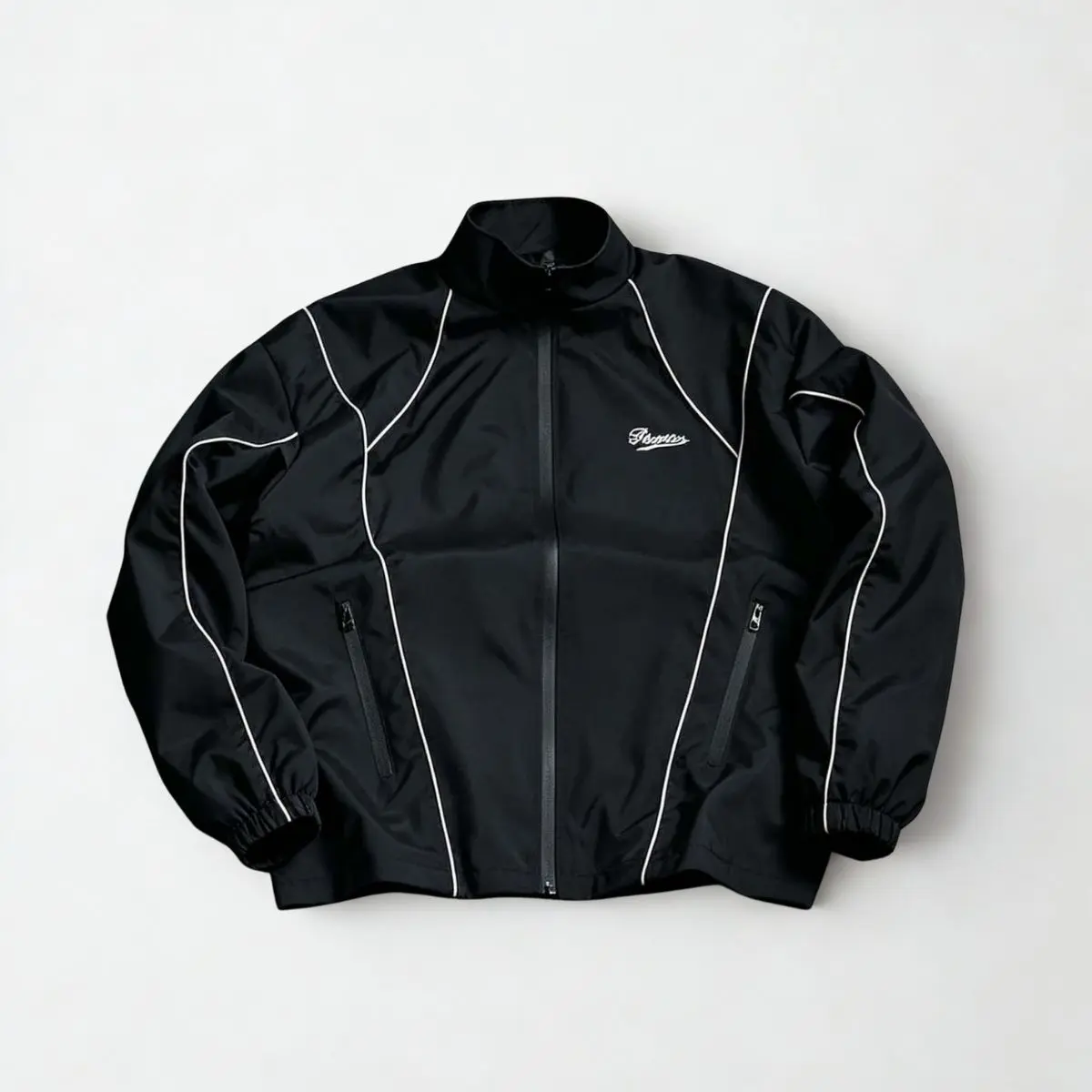 Men’s American retro sports jacket with line paneling and a stand collar, windproof trendy casual outerwear.