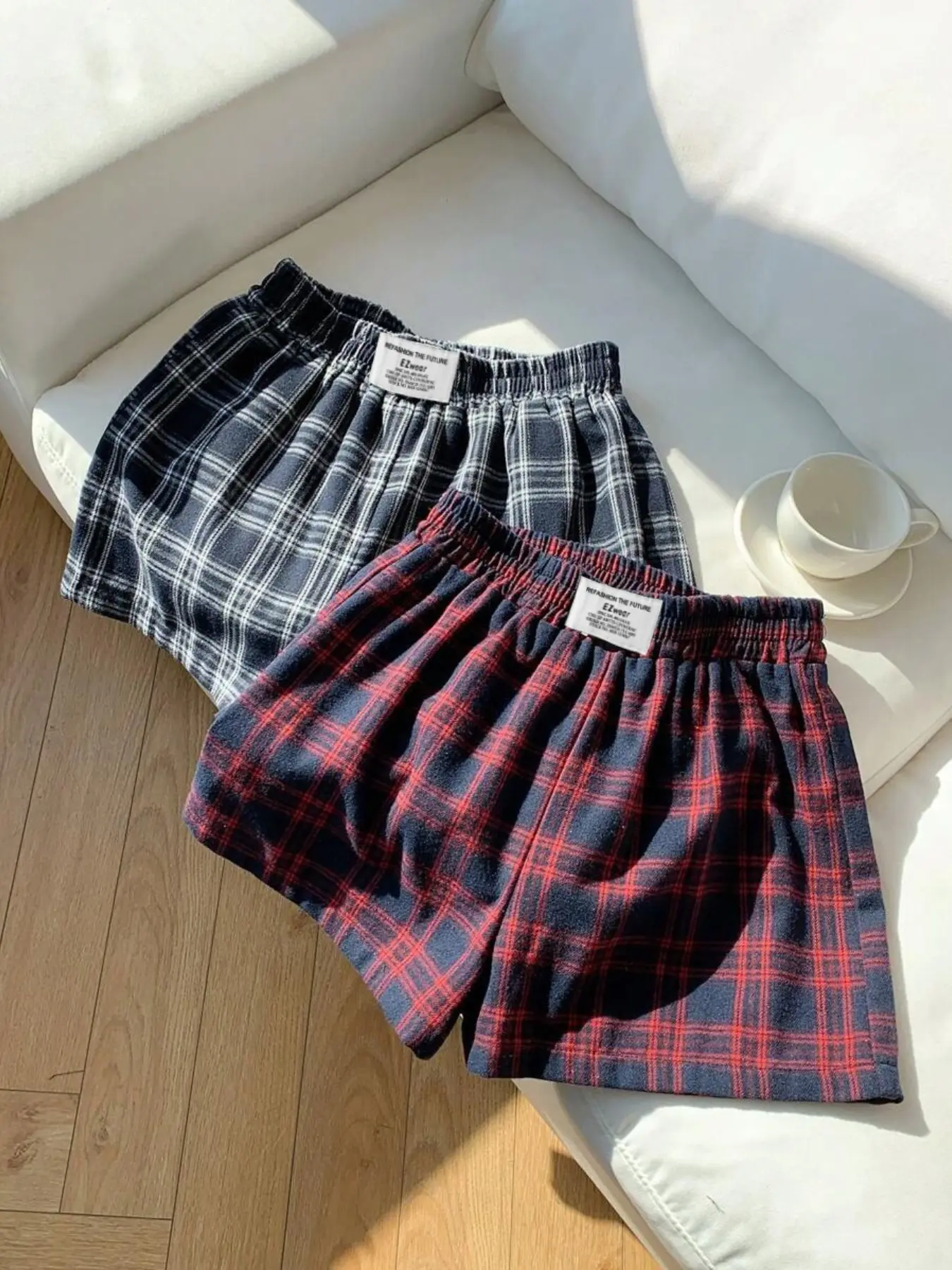 2-Pack Women's Elastic Waist Plaid Shorts, Slim-Fit Casual Shorts, Perfect for Spring & Summer, All-Over Print Comfortable Daily Wear