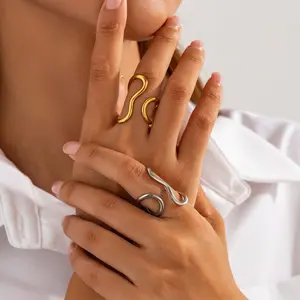 Irregular Line Open Ring for Women – Adjustable Metal-Plated Fashion Jewelry Gift