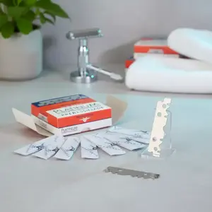 Stainless Steel Razor Blade, 100pcs/set Manual Razor Blade, Professional Lightweight Sharp Razor Blade for Men, Daily Body Care for Eyebrow, Beard, Hair Trimming, Shaving Products, Hair Removal Tool, Hair Removal Kit, Grooming Tools