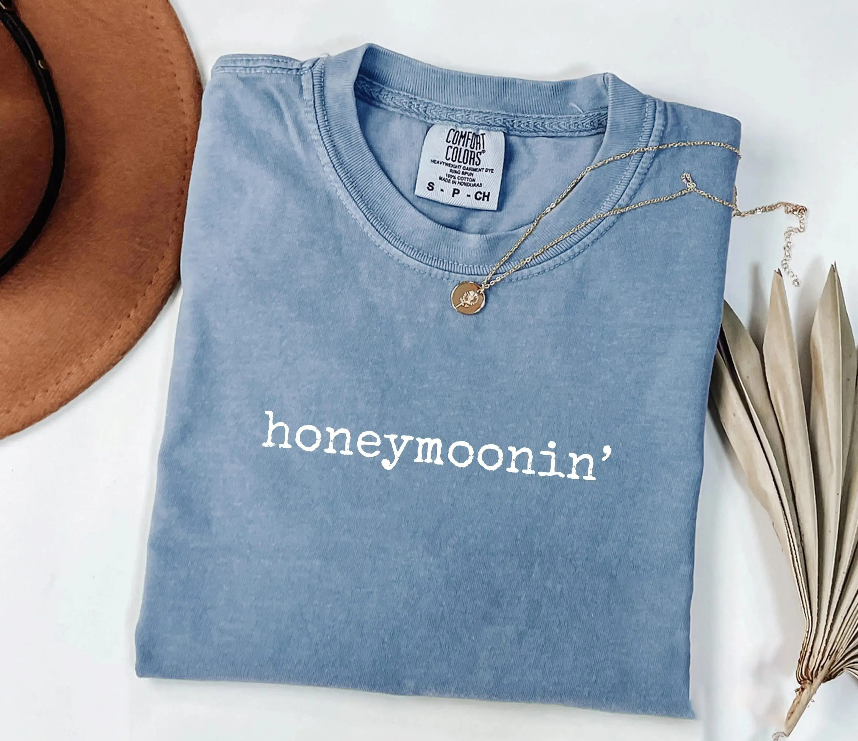 Comfort Colors Honeymoonin' Shirt, Minimal Just Married Honeymoon Tee, Newlywed Couple Gift