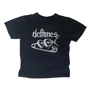 Vintage Rock Band Baby Tee - Women's Y2K Style Emo Girls Punk Streetwear Shirt - Womenswear, Top