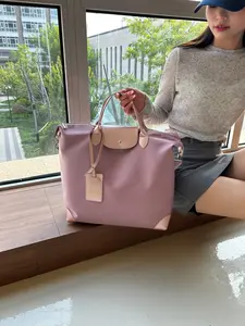Large Capacity Handbag, Zipper Closure, Fashion Minimalist Travel Bag, Weekend Bag, Ideal for Gym and Outdoor Activities, Stylish and Practical