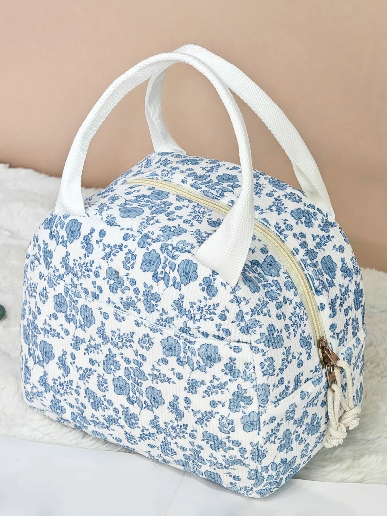 Simple, lightweight, trendy women's handbag, Lunch Bag Gift, insulated lunch box bag, bento lunch storage bag, portable lunch bag, suitable for outings, camping, bringing meals to work and other occasions