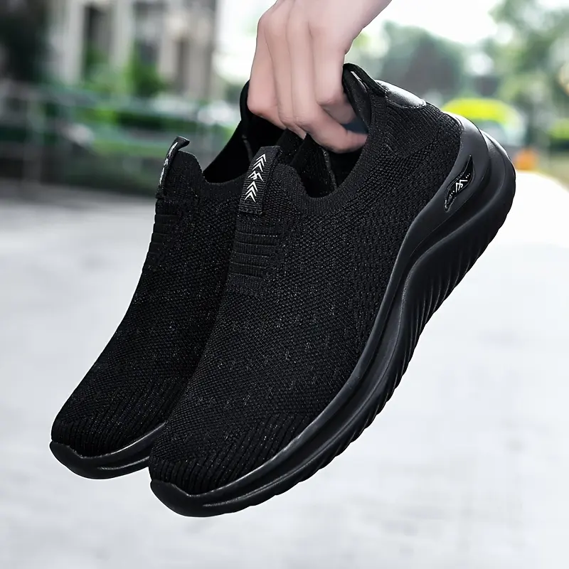 Men's Casual Sneakers, Breathable Mesh Low-Top Athletic Trainers with a Slip-On Fit, Solid Color Round Toe for Everyday Wear, Fabric Sole, Athletic Casual Trainers, Minimally Casual