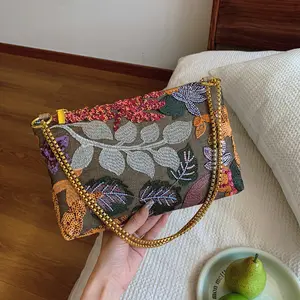 AS2022 Women's Sequined Flower Hand-held Dinner Bag 2026 New Embroidered Women's Envelope Chain Portable Shoulder Bag