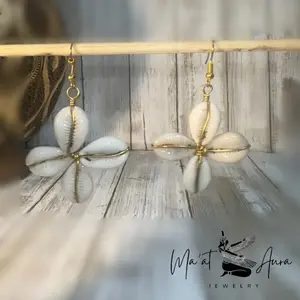 ‘Kindi’ Cowrie Shell Earrings