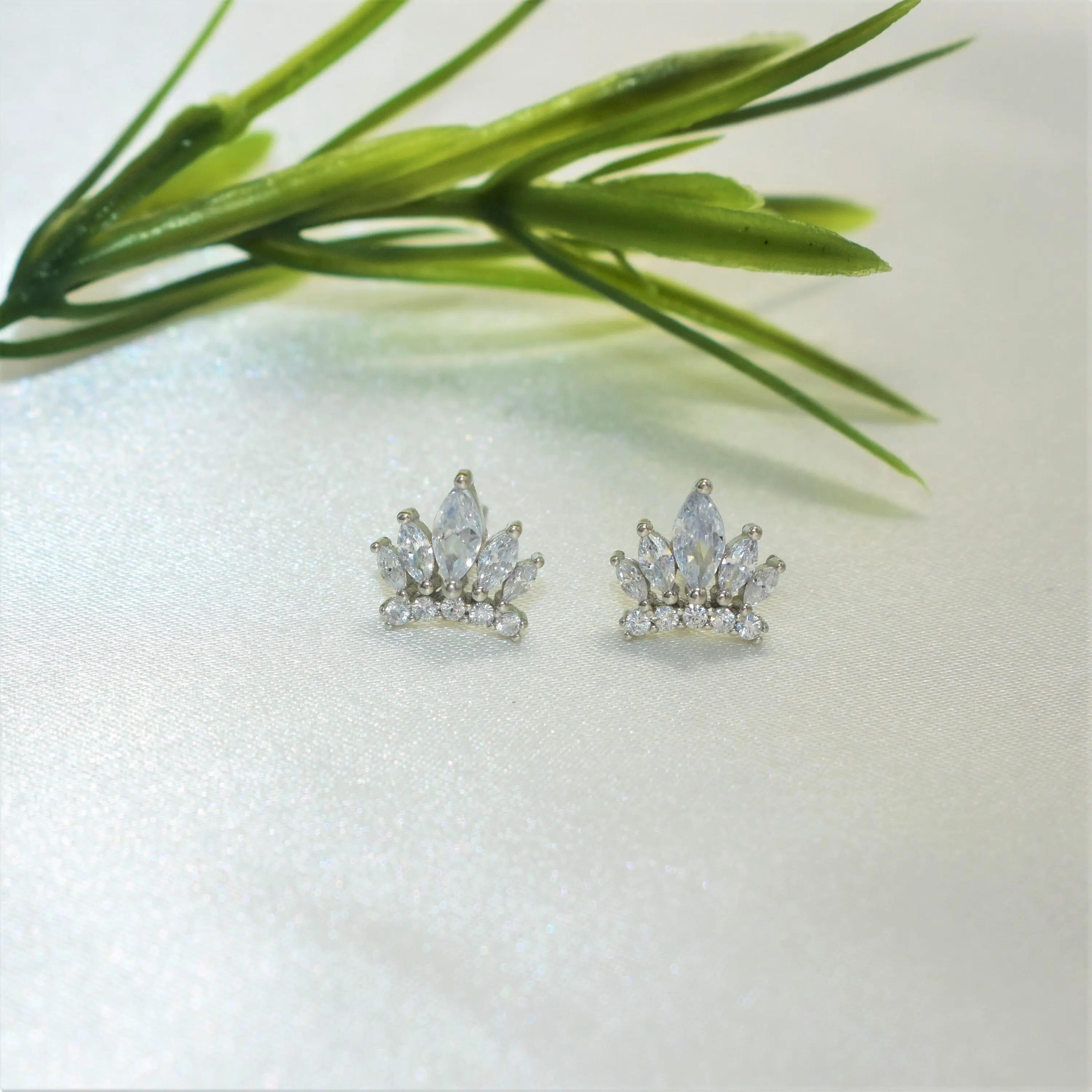 Princess Crown Sterling Silver Studs Earrings - Gift for Daughter s925 sterling